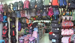 Nhập sỉ vali kéo Trung Quốc tại chợ đầu mối Việt Nam