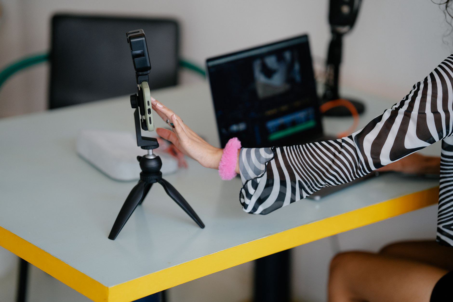 Công cụ 2: CapCut - dựng video ngắn cho mạng xã hội Công cụ 2: CapCut - dựng video ngắn cho mạng xã hội